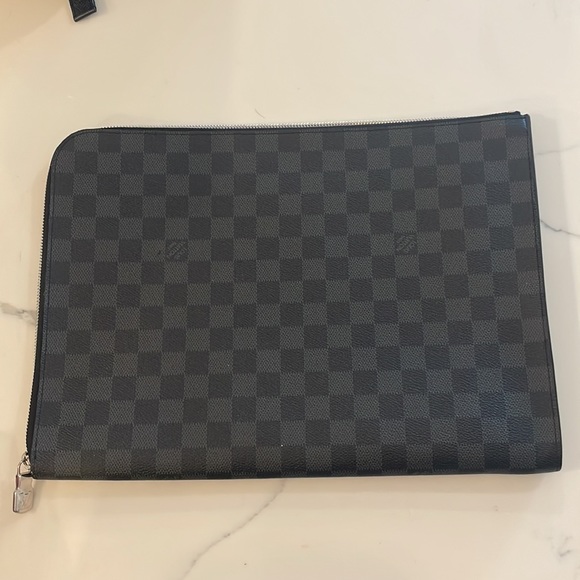 Louis Vuitton Laptop Holder Black monogram - Picture 2 of 5